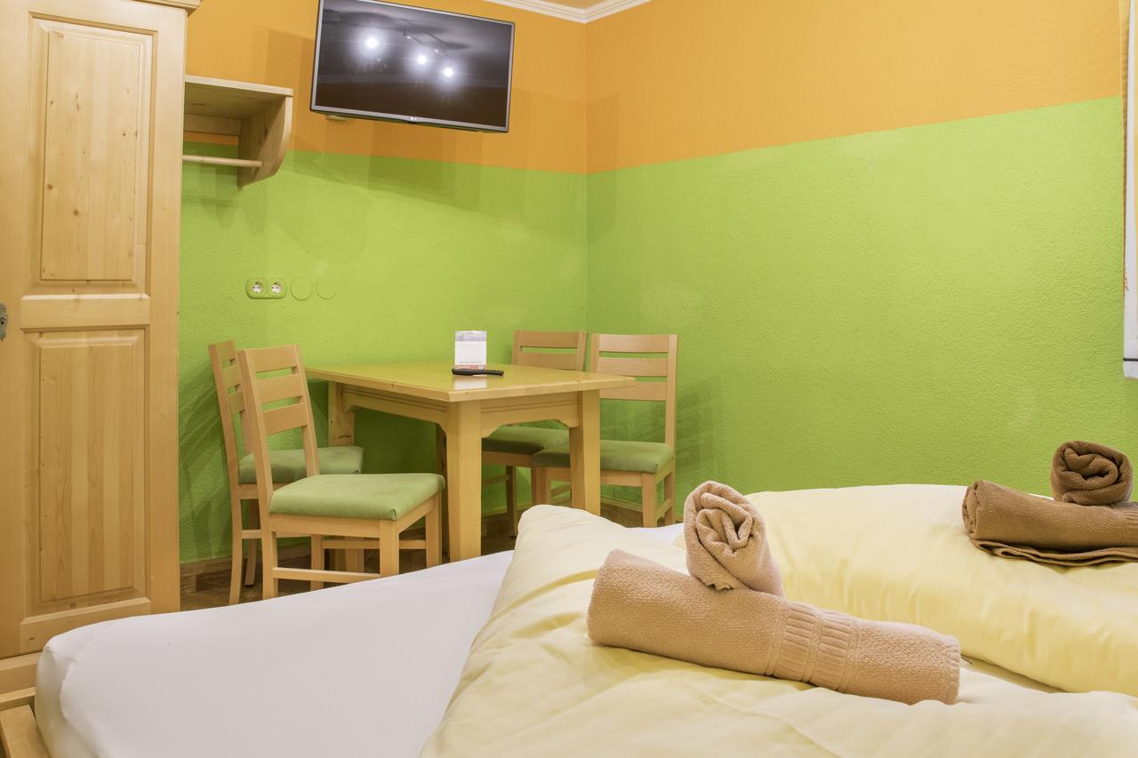 Hotel Gell トヴェング エクステリア 写真